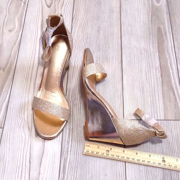 (29-2282)  🔥3/$20🔥  Mysoft Women's Glitter Wedges Open Toe Sandals Sz 6 - Picture 6 of 11